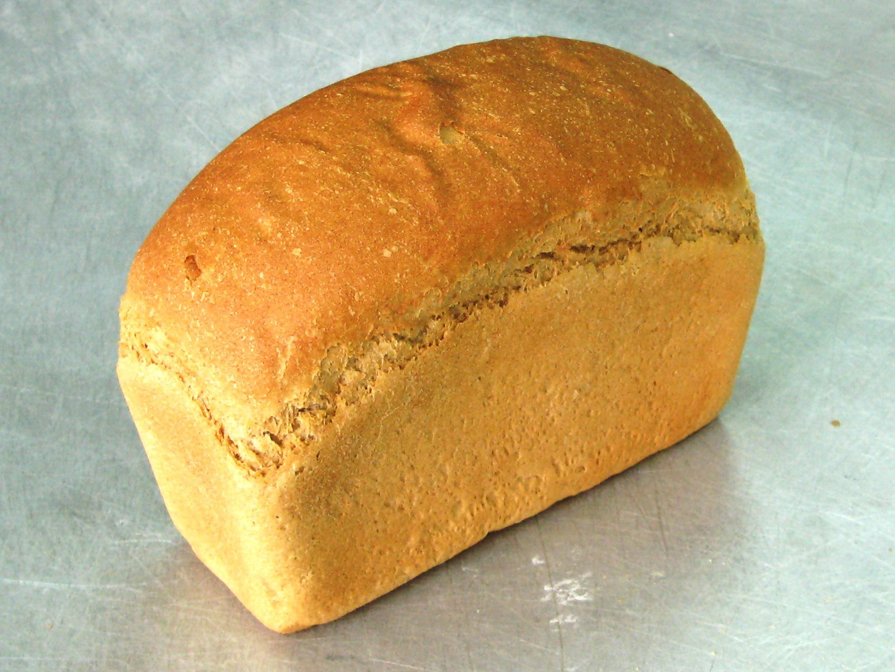 Пшеничный хлеб в форме. Хлеб пшеничный формовой. Ржано-пшеничный хлеб ржано-пшеничный хлеб. Хлеб Кишиневский пшеничный. Хлеб пшеничный из муки первого сорта формовой.