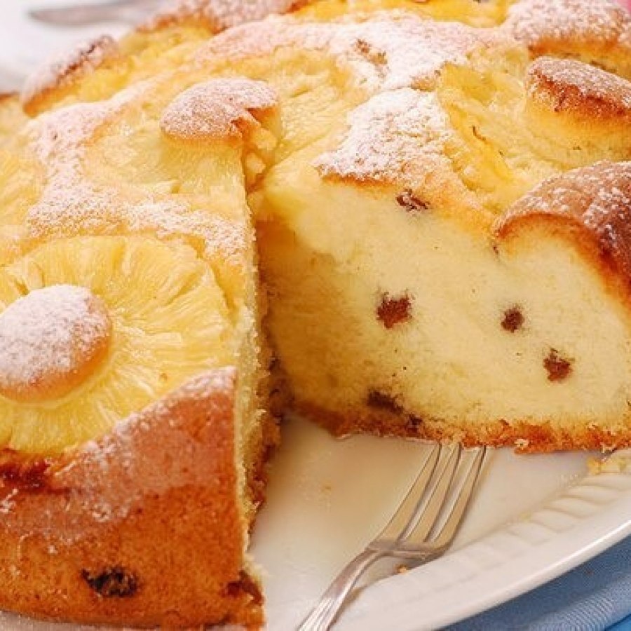 Запеканка с творогом и изюмом