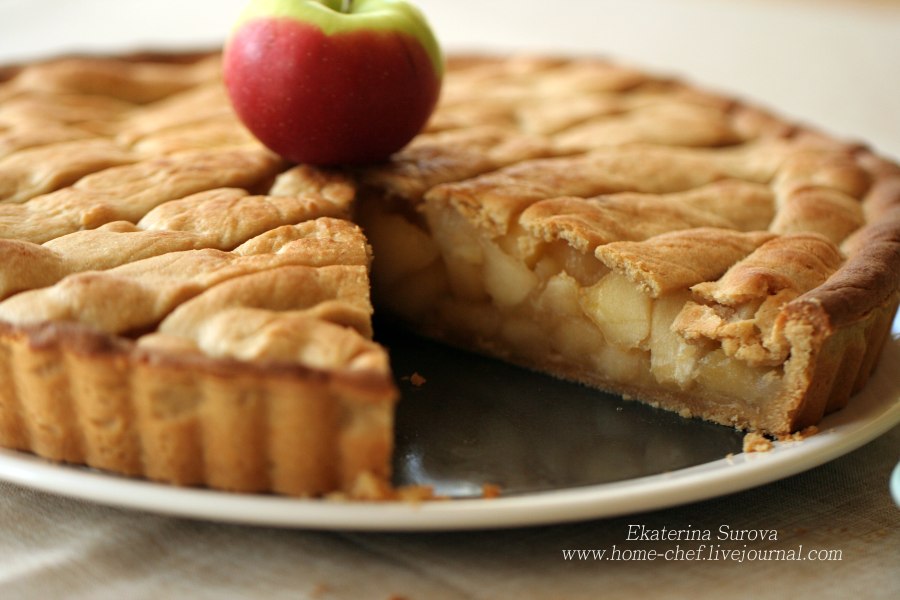 Шарлотка с карамелью