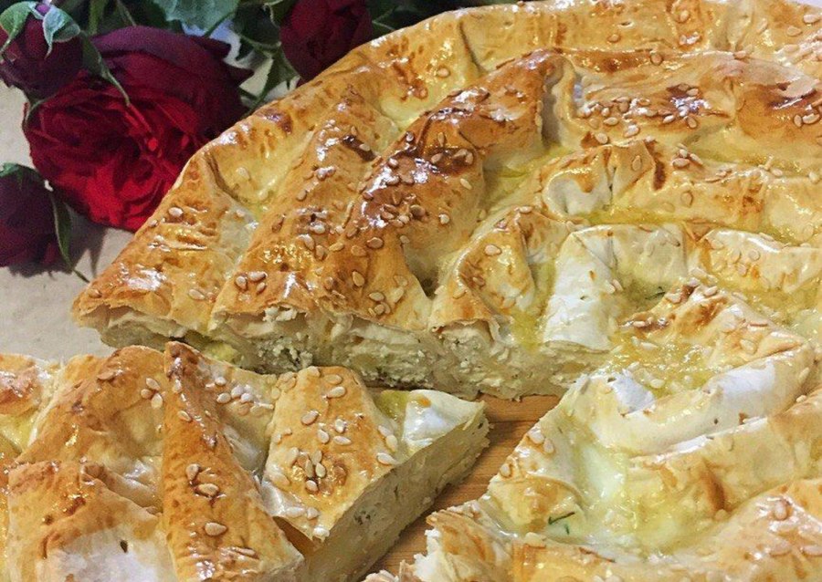Пирог улитка из лаваша с фаршем