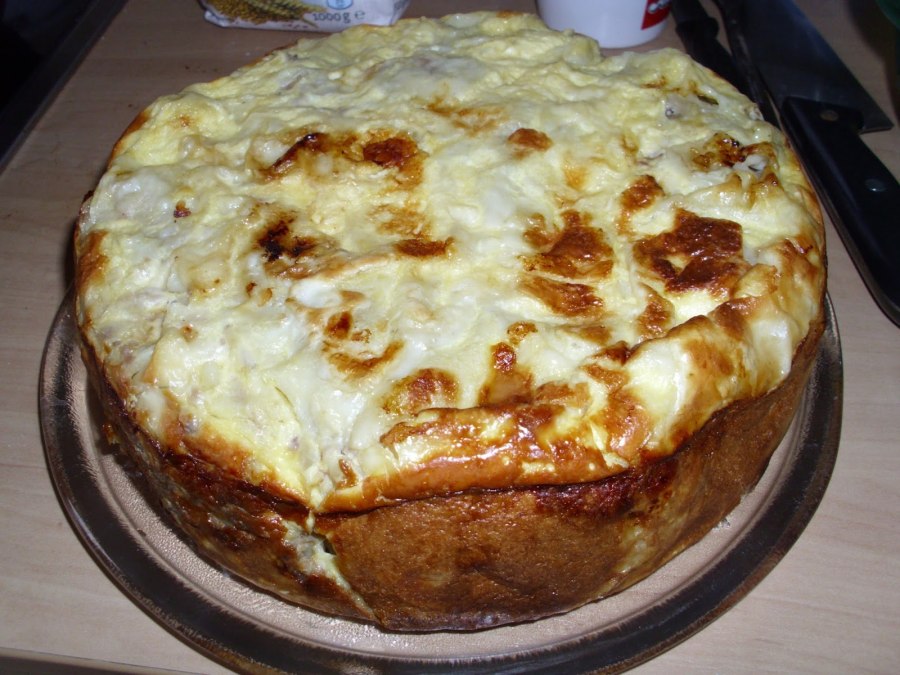 Пирог из лаваша с сыром в мультиварке