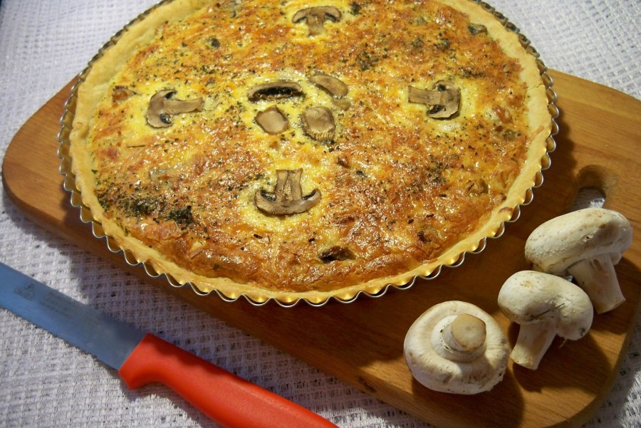 Мясной пирог с грибами