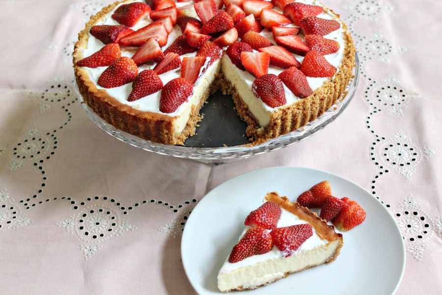 Пирог с клубникой