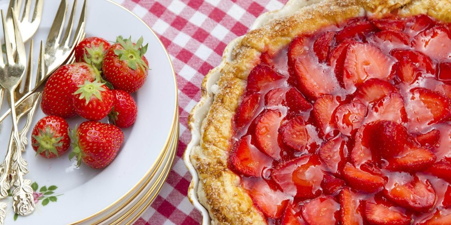 Пирог с клубникой