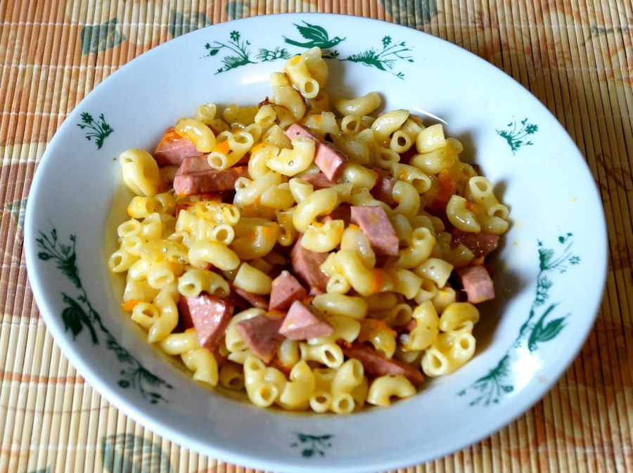 Макароны с сосисками