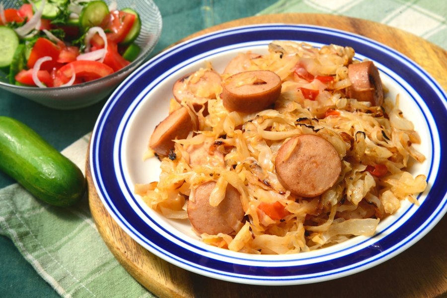 Тушёная капуста с мясом