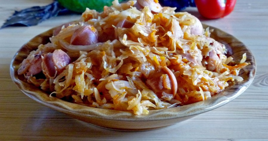 Квашеная капуста с сосисками