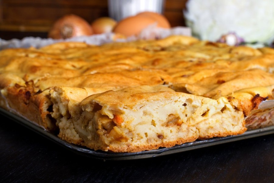 Пирог с капустой и мясом
