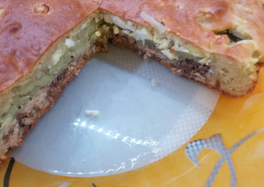 Рыбный пирог с сайрой