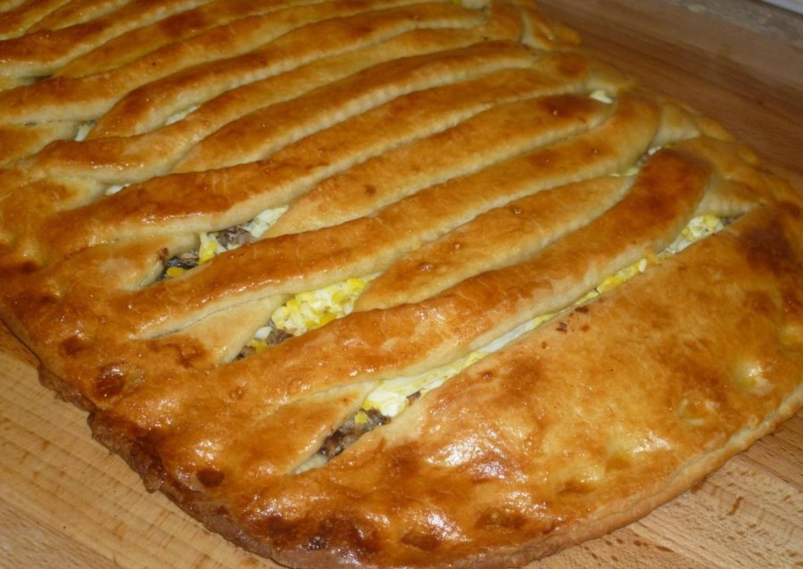 Пирог с консервами сайра