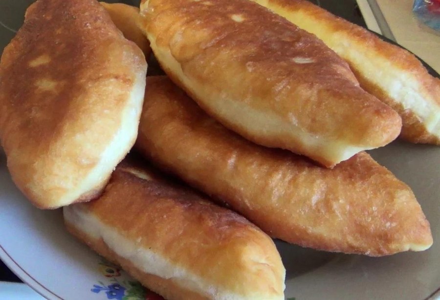 Жареные изделия из дрожжевого теста