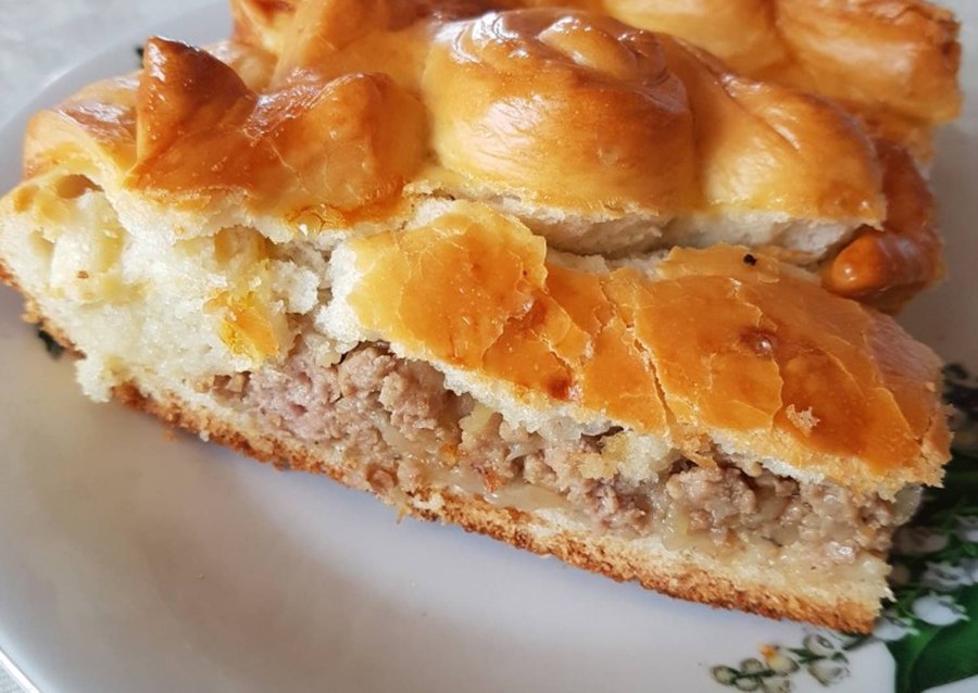 Пирог с капустой и фаршем