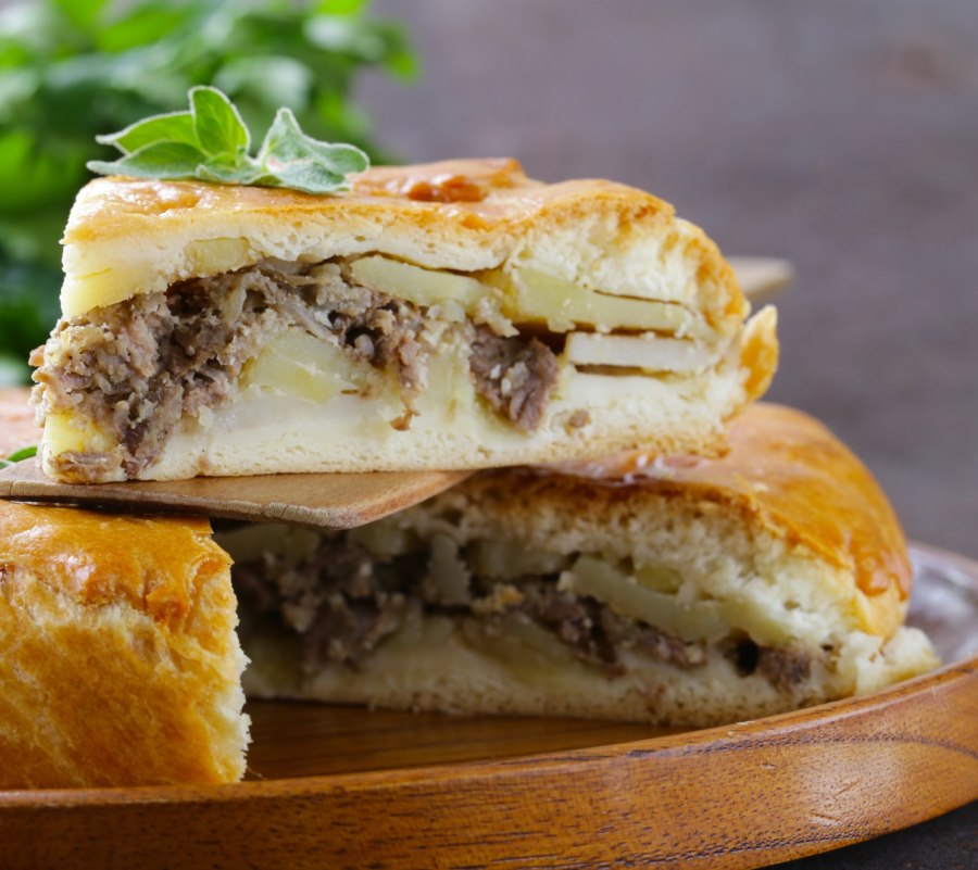 Пироги с мясом и картошкой
