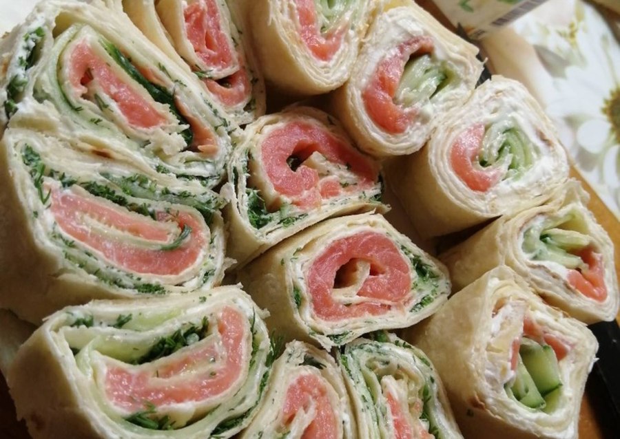 Вкусный рулет из лаваша