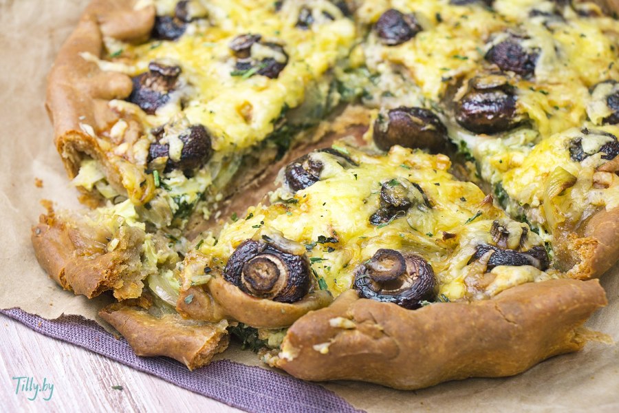 Пирог с грибами и сыром