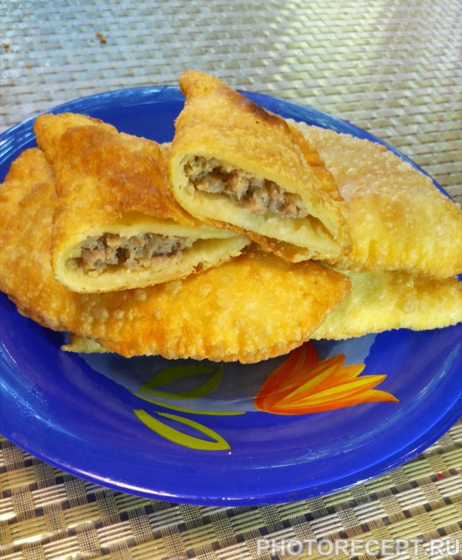 Чебуреки с сыром и зеленью