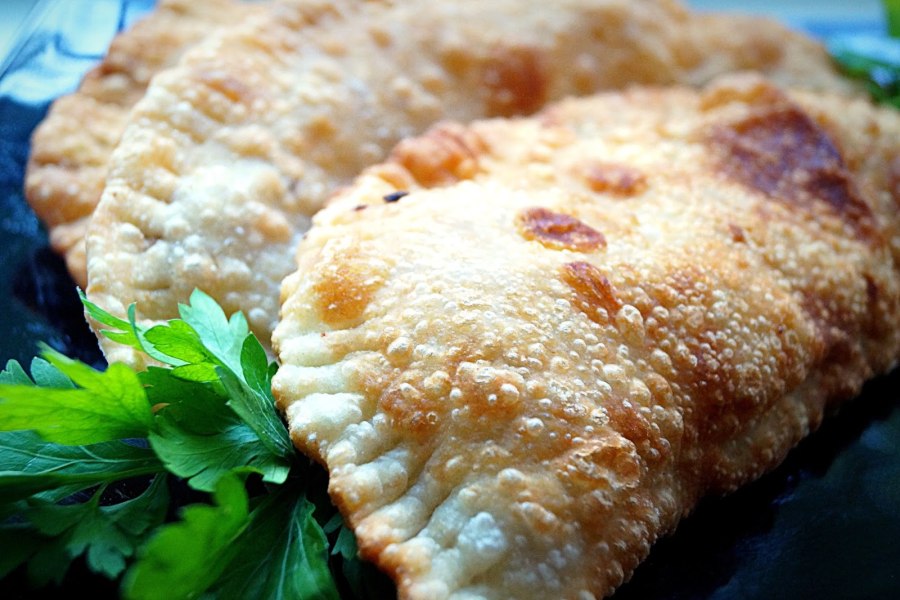 Пирожки чебуреки