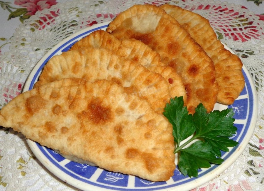 Чебуреки с сыром и грибами
