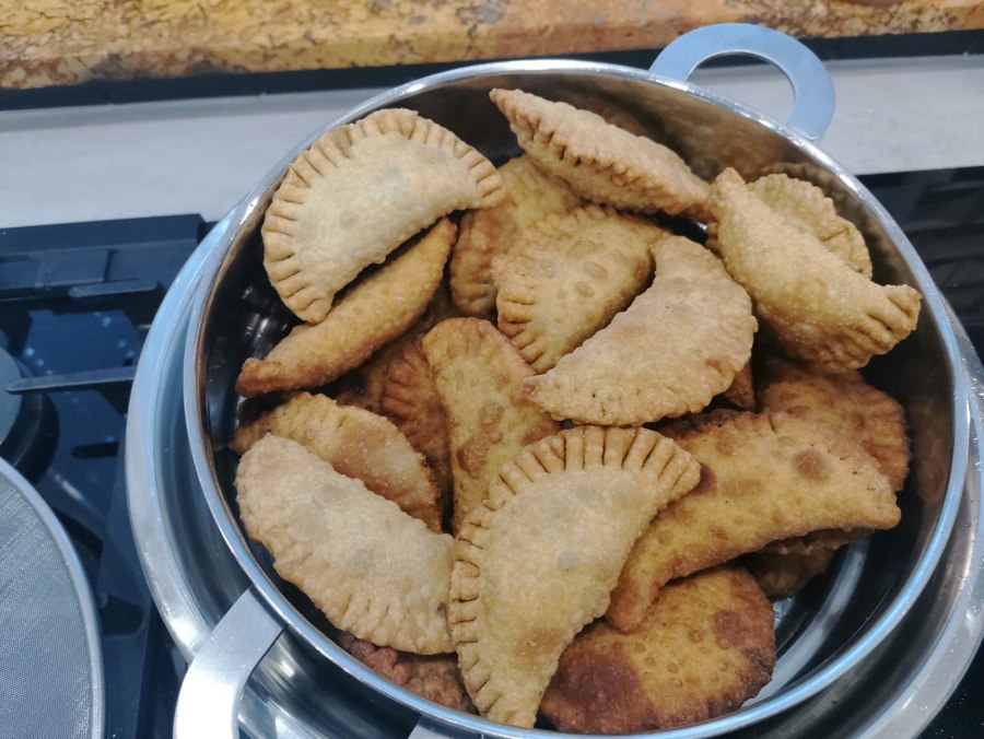 Беляши чебуреки