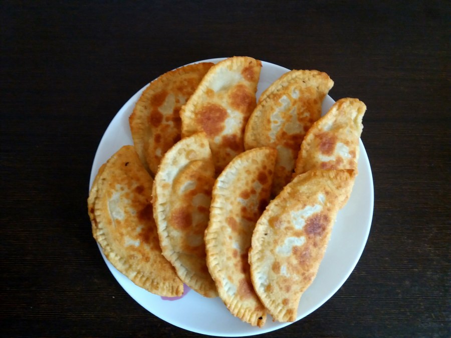Чебуреки посикунчики