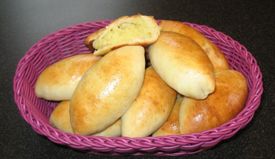 Пирожки с капустой на сковороде