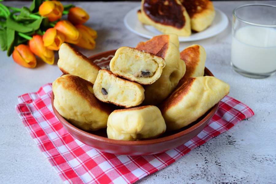 Пирожки с картошкой жареные