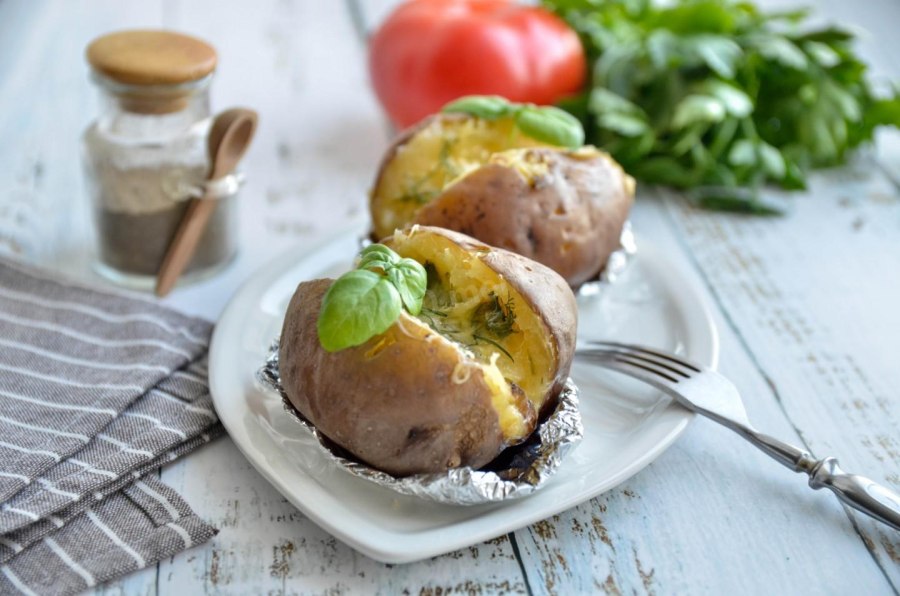Фаршированный запеченный картофель