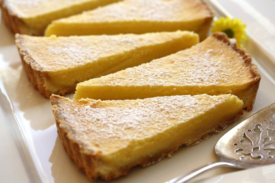 Открытый пирог с лимоном