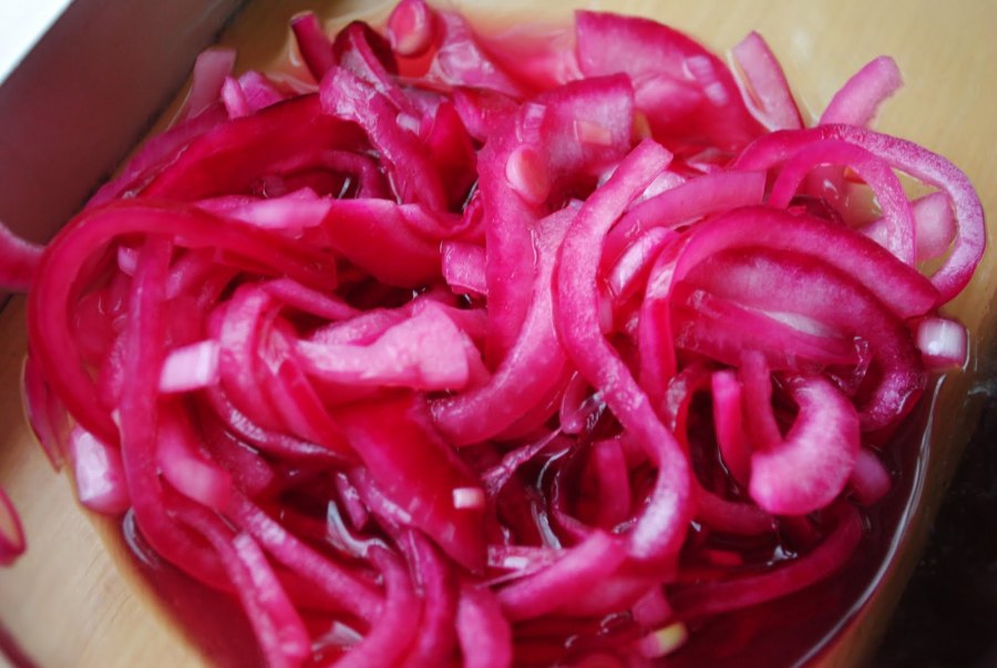 Маринованный лук к шашлыку