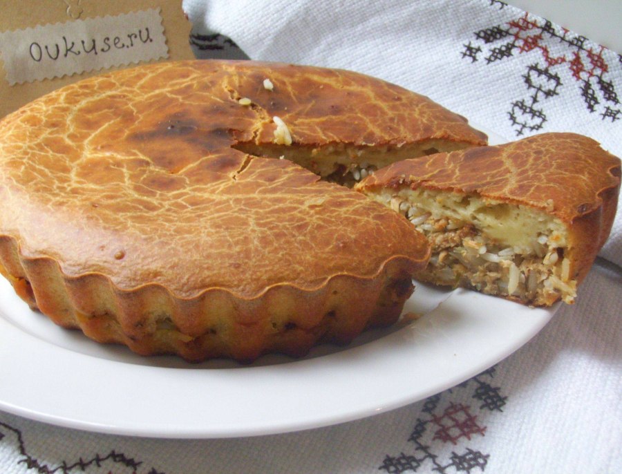Пирог с рисом и консервой