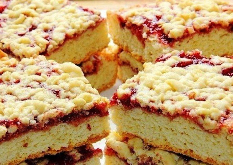 Песочные пирожные с вареньем