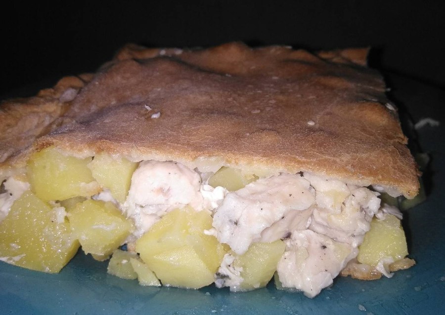 Пирог с курицей и картошкой