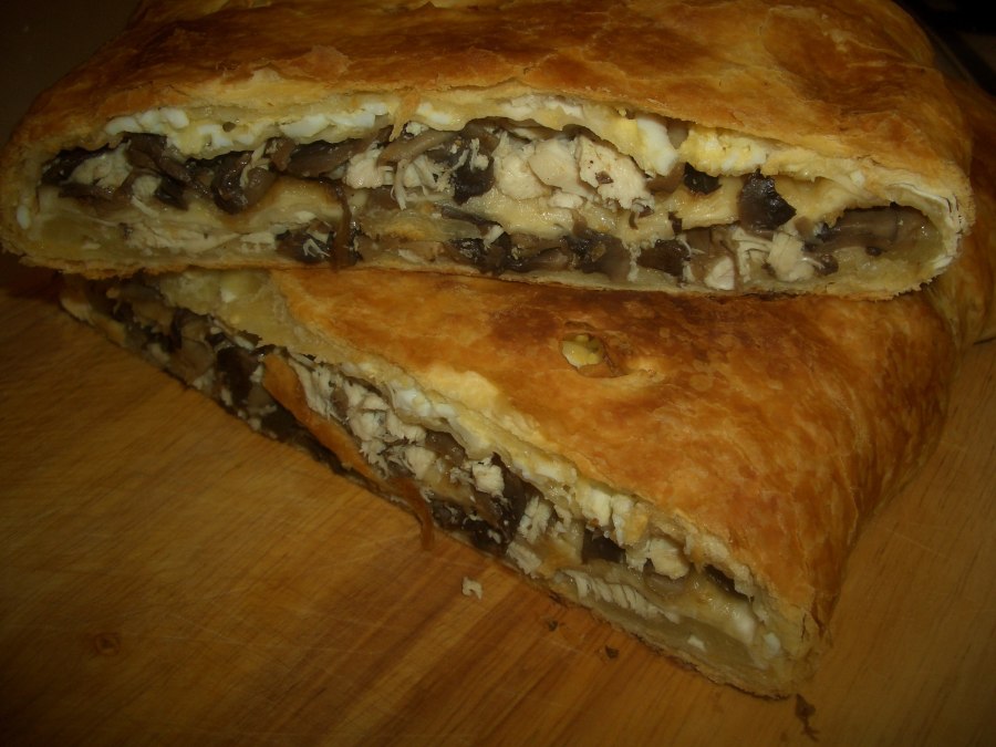 Пирожки с курицей и грибами