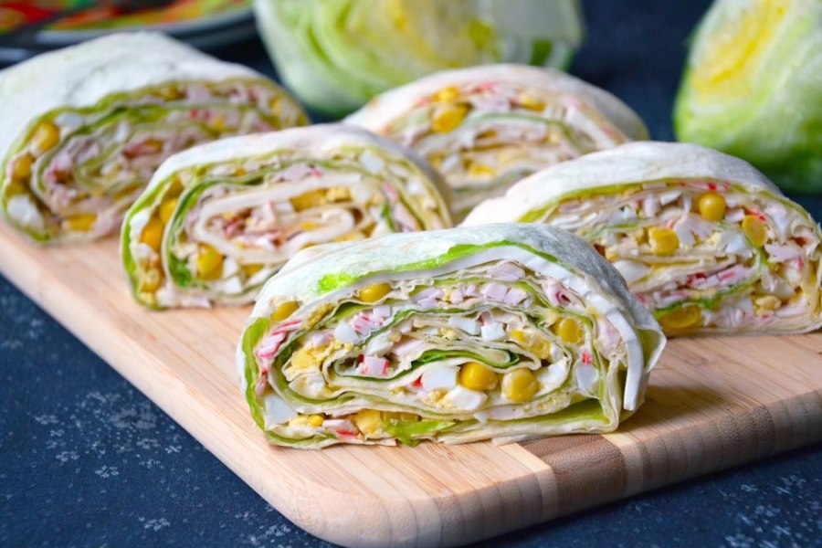 Рулеты из лаваша с курочкой и плавленым сыром