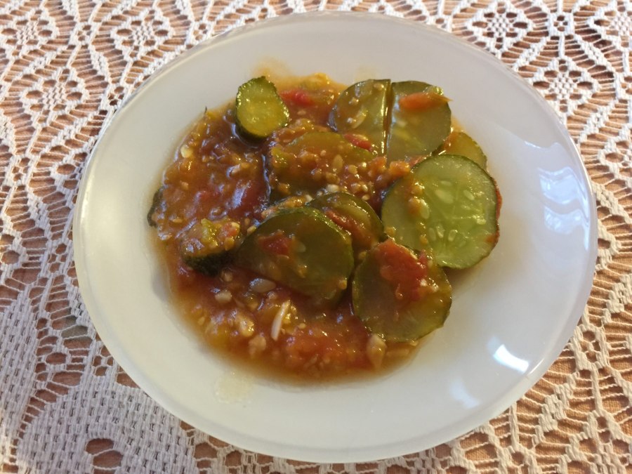 Огурцы в томате кусочками