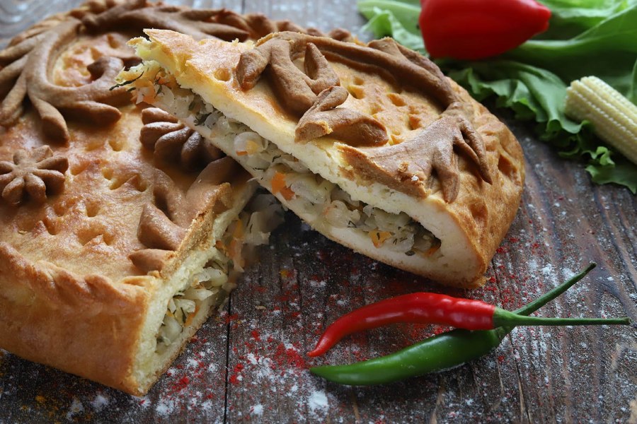 Красивый пирогсм мясом