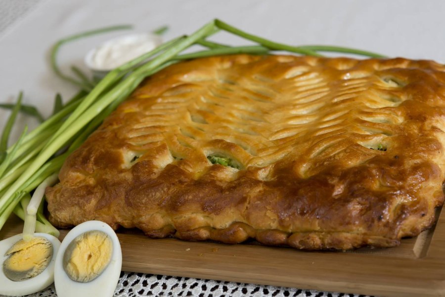 Закрытый пирог с яйцом