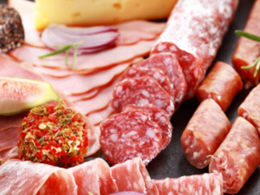 Измельчение мяса для колбасы