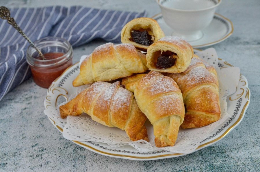 Слойка с конфитюром