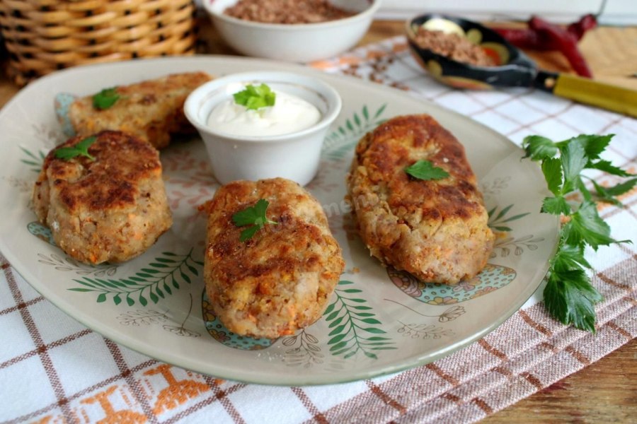 Гуляш с гречкой