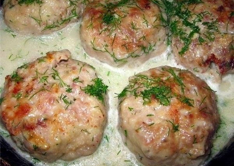 Котлеты в соусе из плавленного сыра