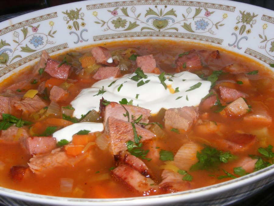 Солянка с колбасой