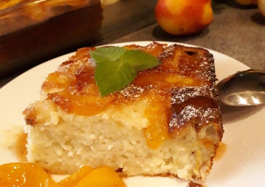 Творожная запеканка с яблоками в духовке