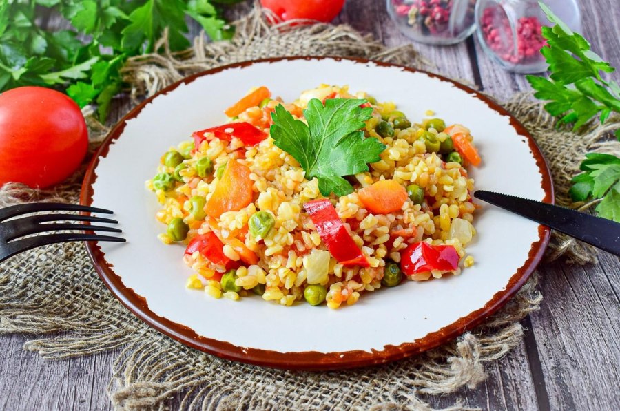 Булгур с мясом на сковороде