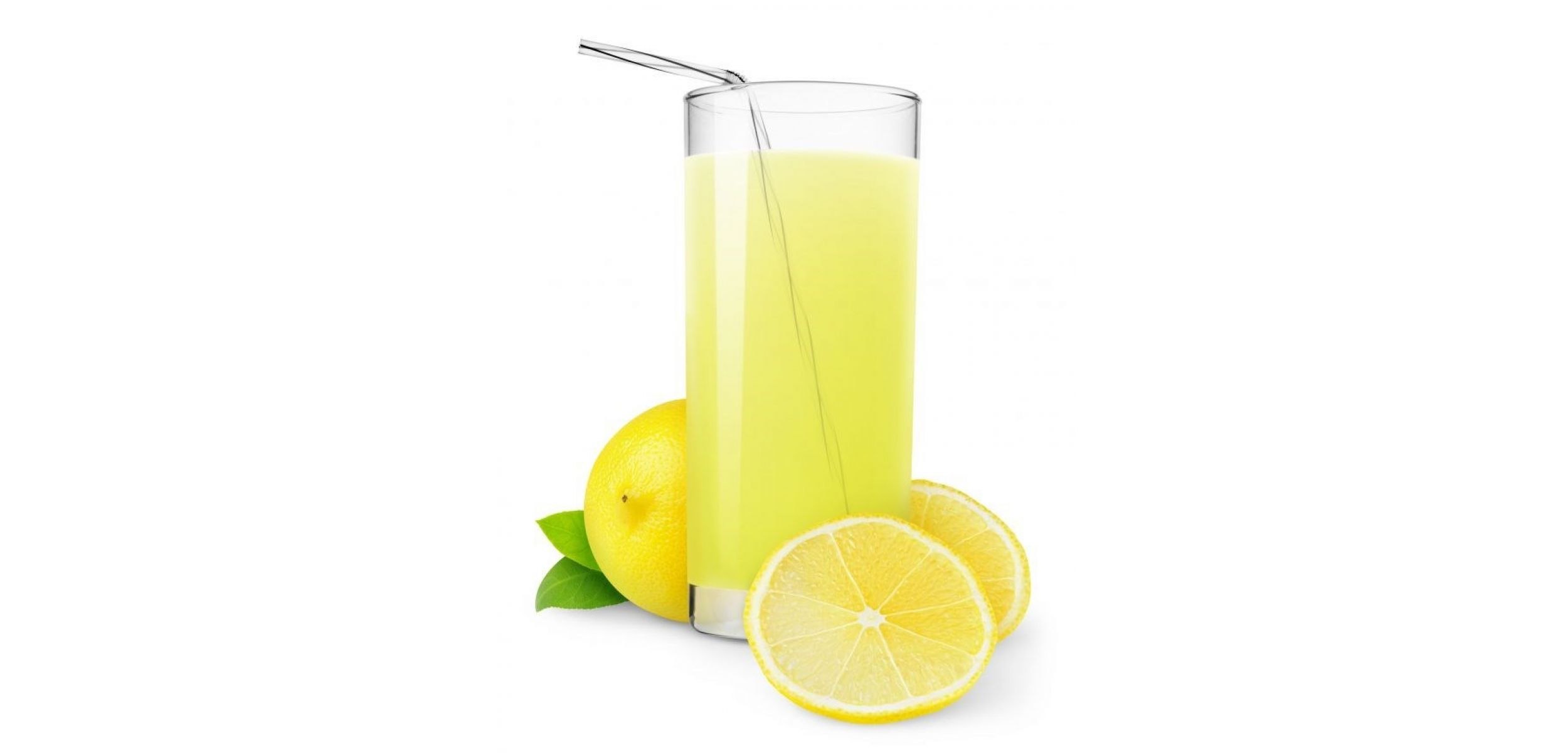 Сока лимона и 2. Лимонад на белом фоне. Лимонад в стакане. Лимонад (напиток) на белом фоне. Желтый напиток в стакане.