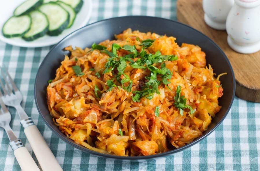 Капуста, тушеная по-богемски