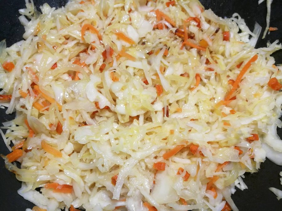 Салат к тушеной капусте
