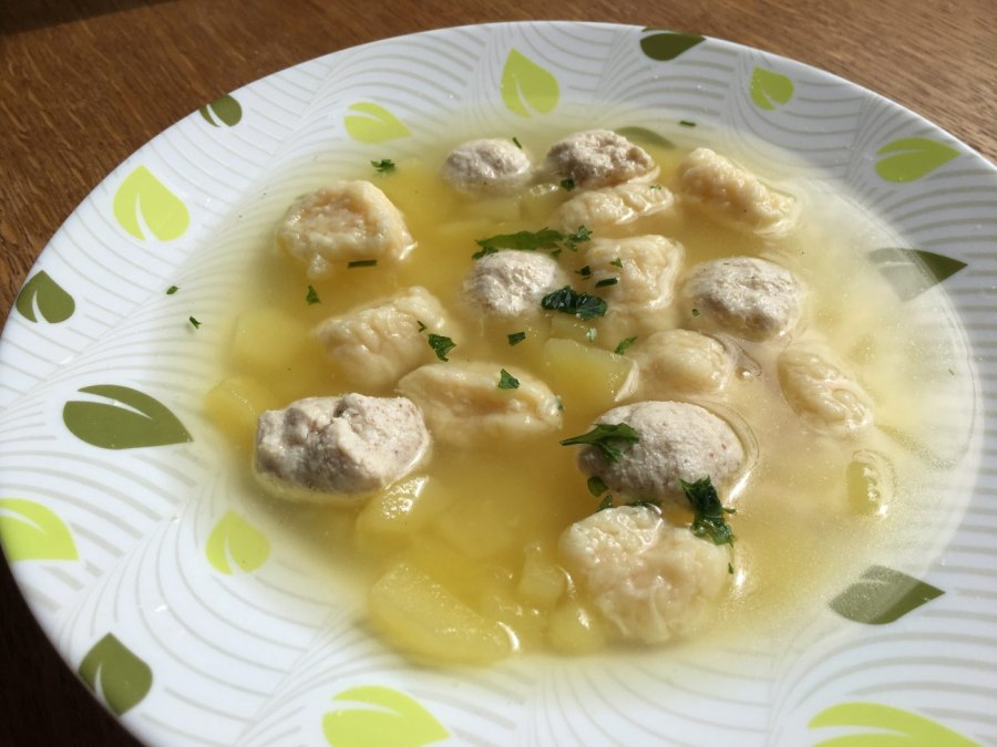 Куриный суп с вермишелью и клецками
