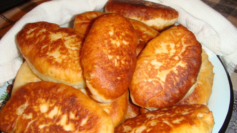 Пирожки жареные на сковороде