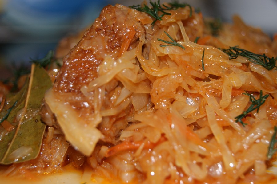 Тушёная капуста с мясом